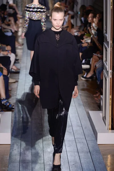 Look 24